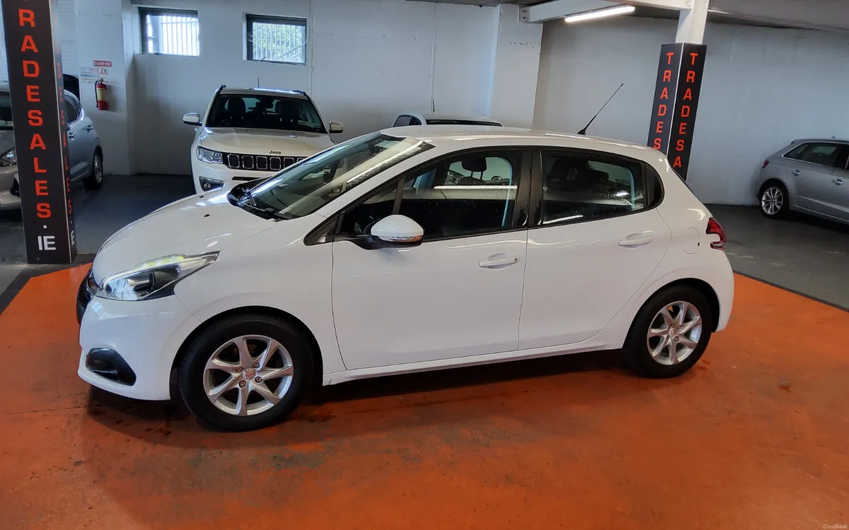 Peugeot 208 2016 - Image 6