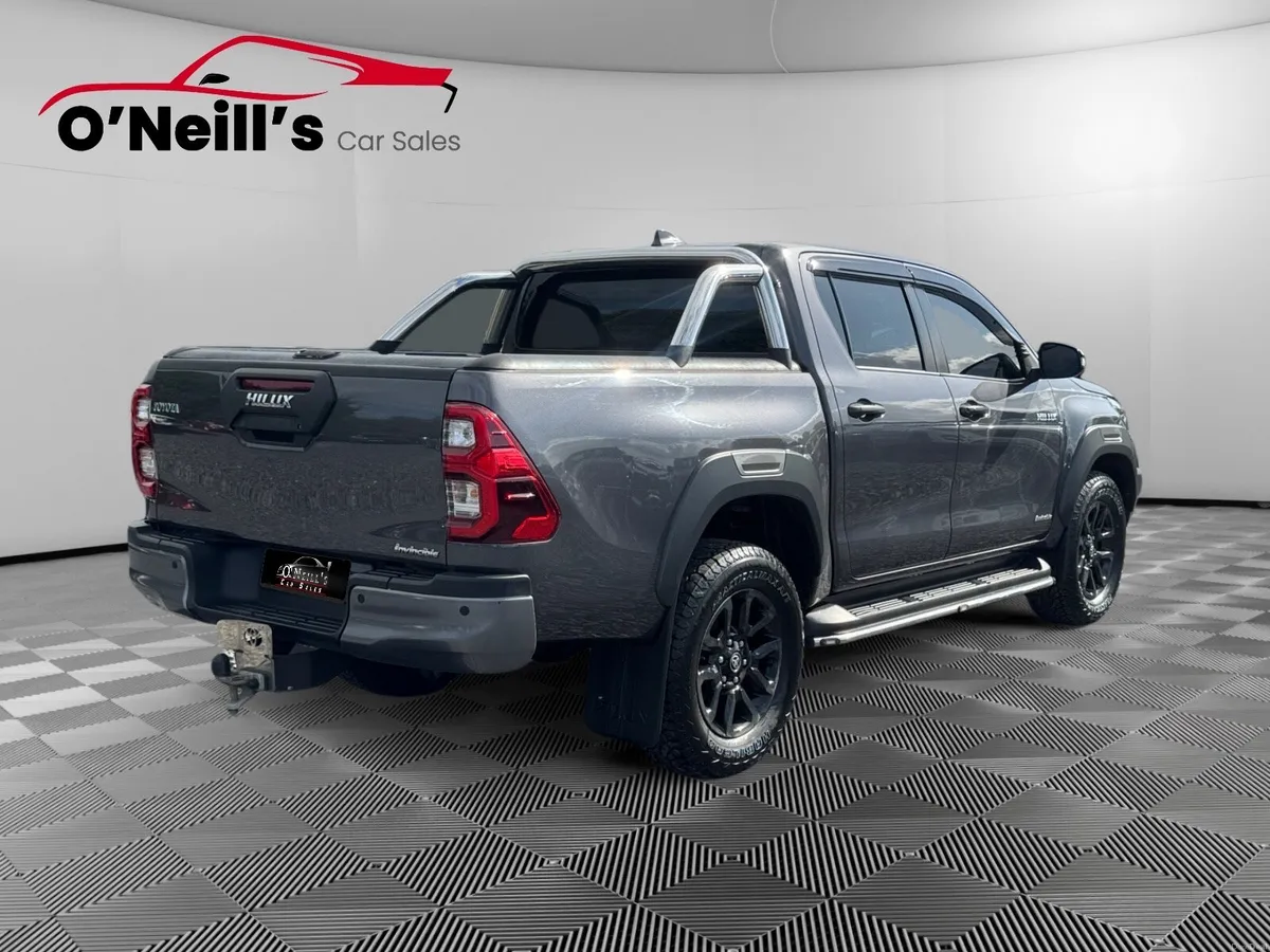 Toyota Hilux 2021 2.8 INVINCIBLE AUTO 4DR #469 - Image 6