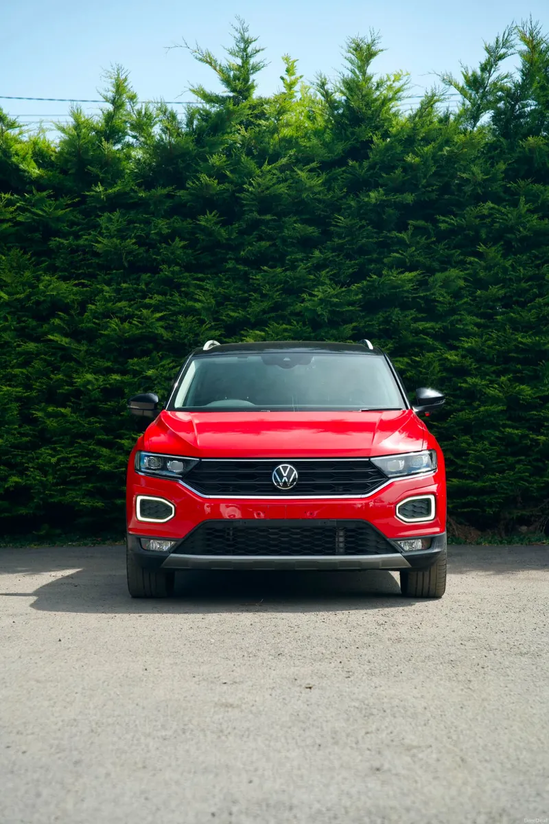 Volkswagen T-Roc 2.0 TDI Design 2021 - Image 2