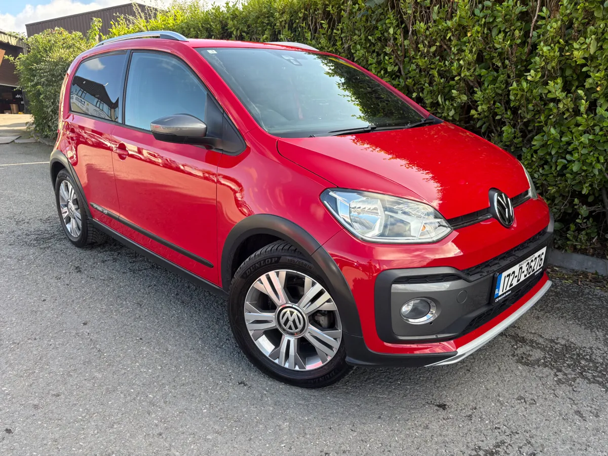 2017 Volkswagen Cross Up! 1.0 AUTO HIGHLINE - Image 2