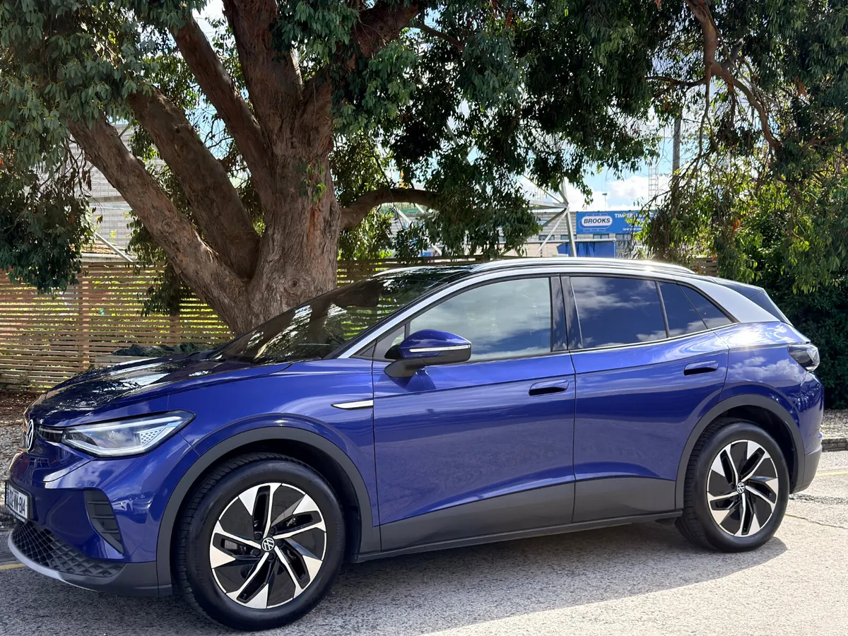 2023 Volkswagen ID.4..52 KWH BATTERY..PAN ROOF - Image 3