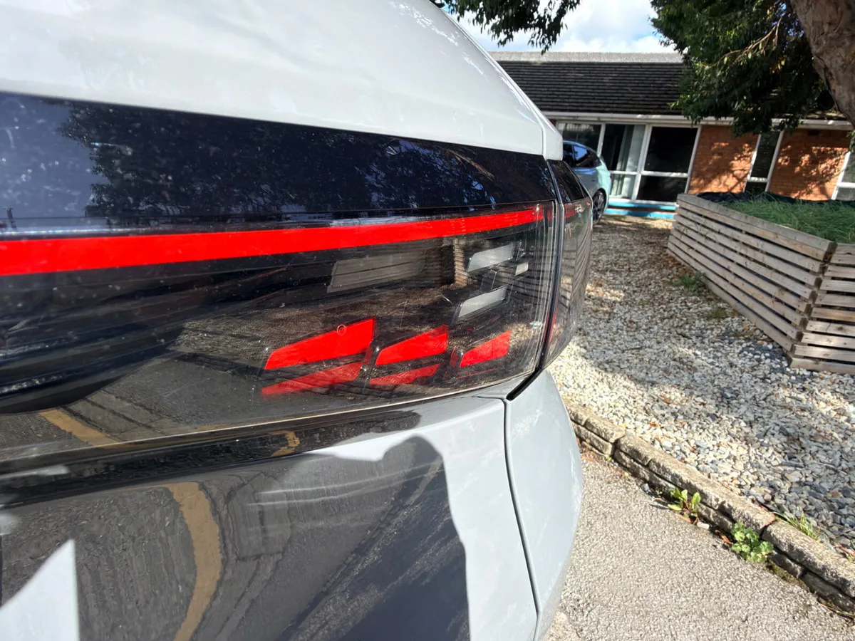 2023 Volkswagen ID.4..52 KWH BATTERY - Image 6