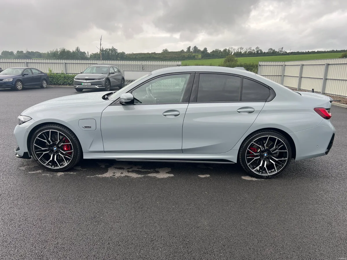 232 Bmw 330e M-Sport Tech + Pro Packs 20 Inch Allo - Image 5