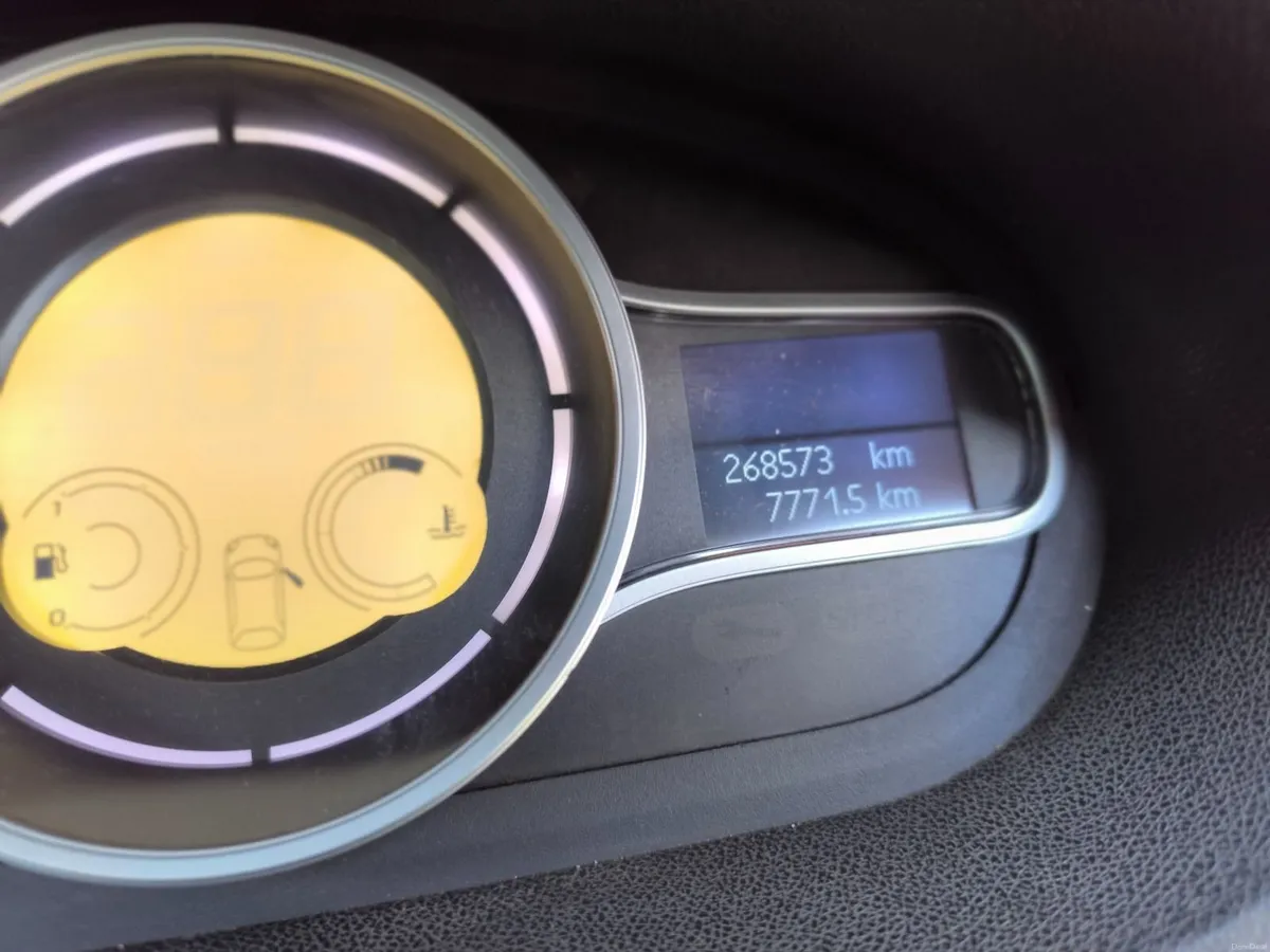 Renault Fluence 2012 - Image 6