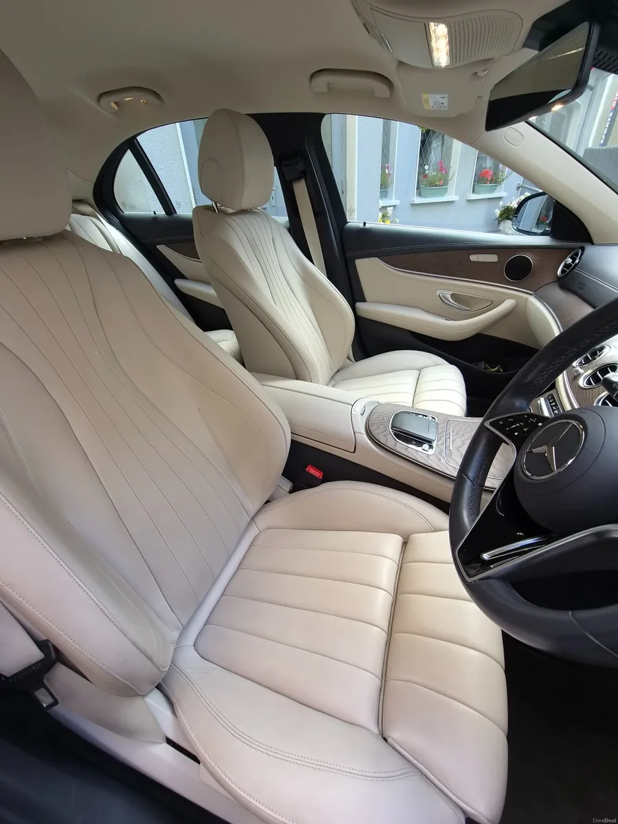 2022 Mercedes-Benz E200 Avantgarde - LOW MILAGE - Image 4