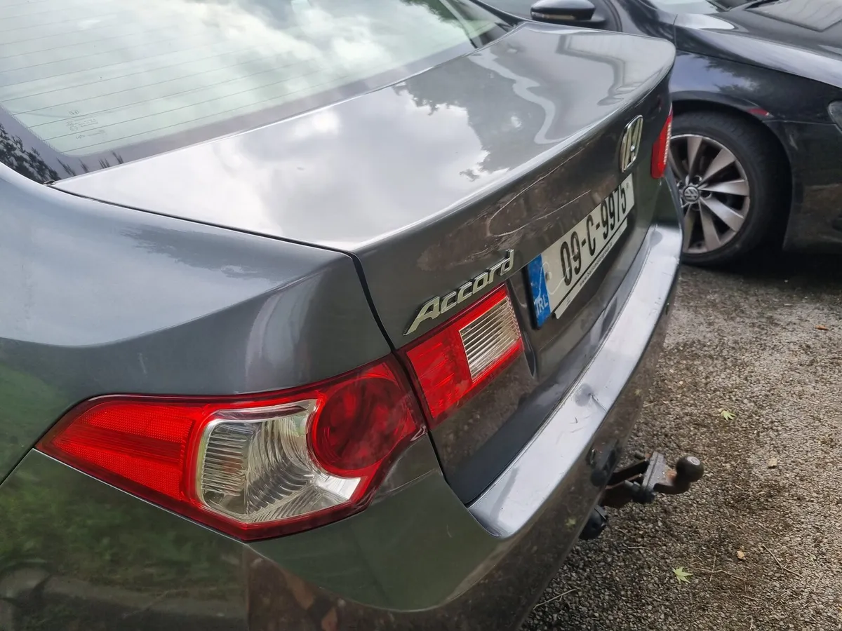 Honda Accord 2009 - Image 1