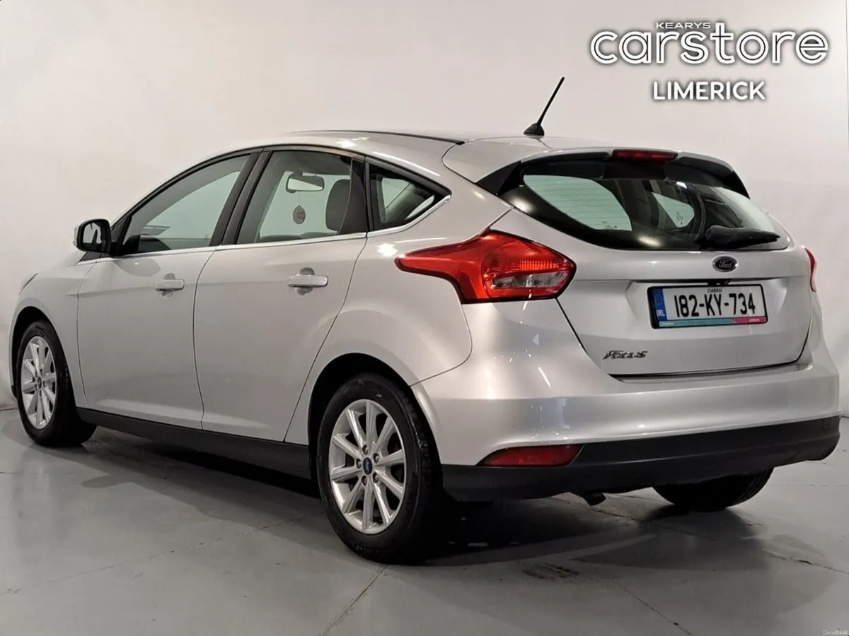 Ford Focus 1.5 TDCi Titanium Hatch Manual - Image 5