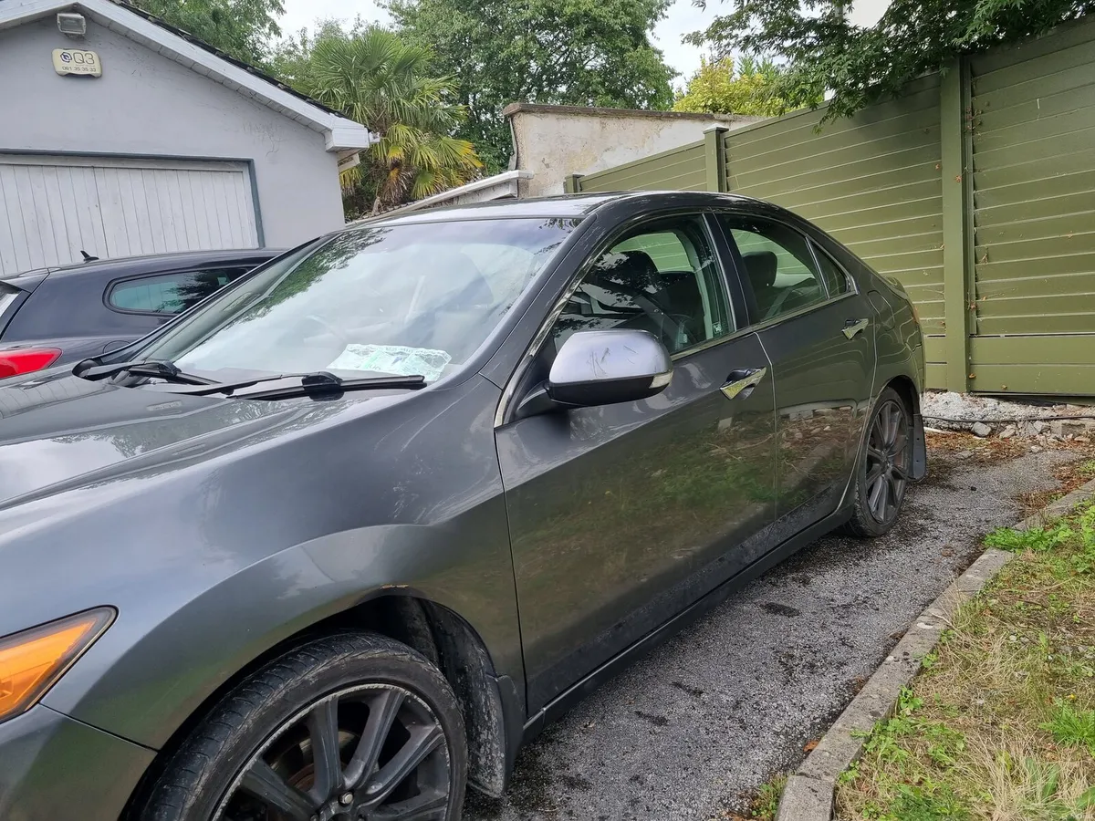 Honda Accord 2009 - Image 2