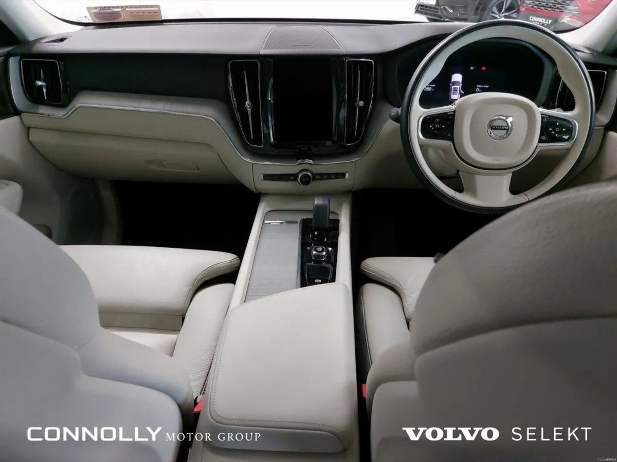 Volvo XC60 T6 AWD PHEV Plus Dark - Image 4