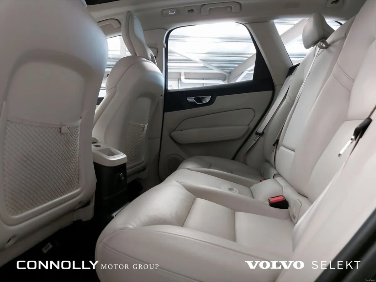 Volvo XC60 T6 AWD PHEV Plus Dark - Image 6