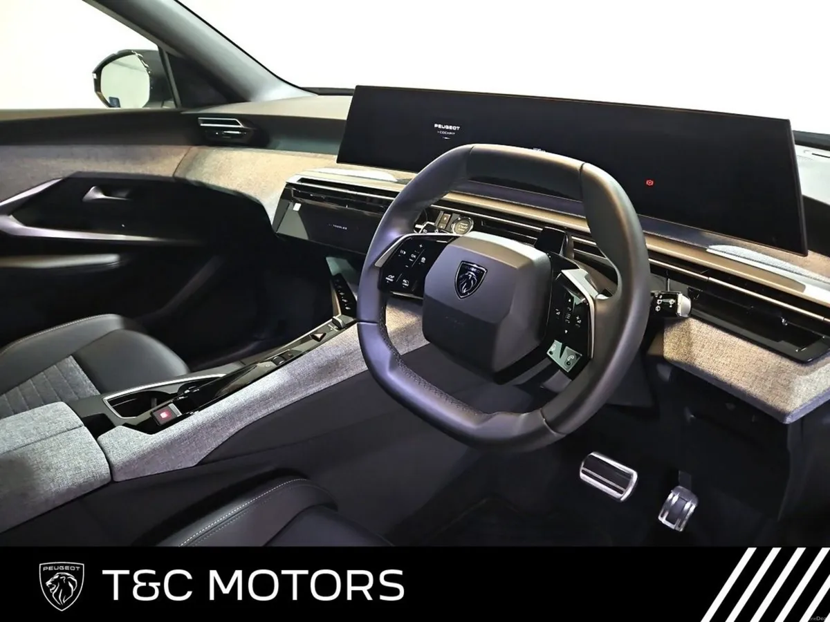 Peugeot 5008 *Low Mileage Hybrid* Allure Model  36 - Image 6