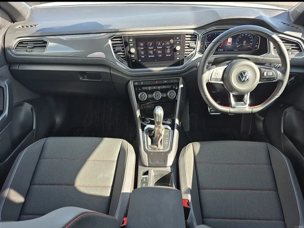 Volkswagen T-Roc ** HIGH SPEC ** STUNNING CAR ** T - Image 2
