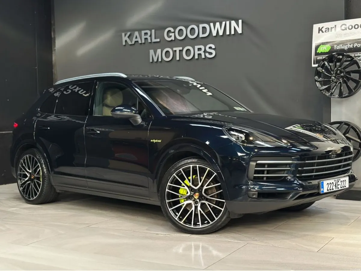 PORSCHE CAYENNE V6 E-HYBRID 4DR AUTO - Image 1