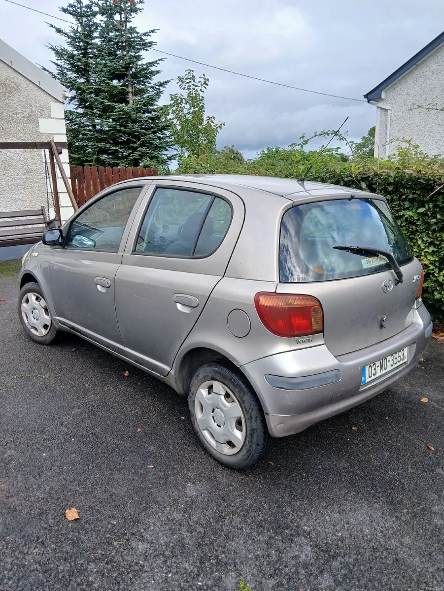 Toyota Yaris 2003 - Image 2