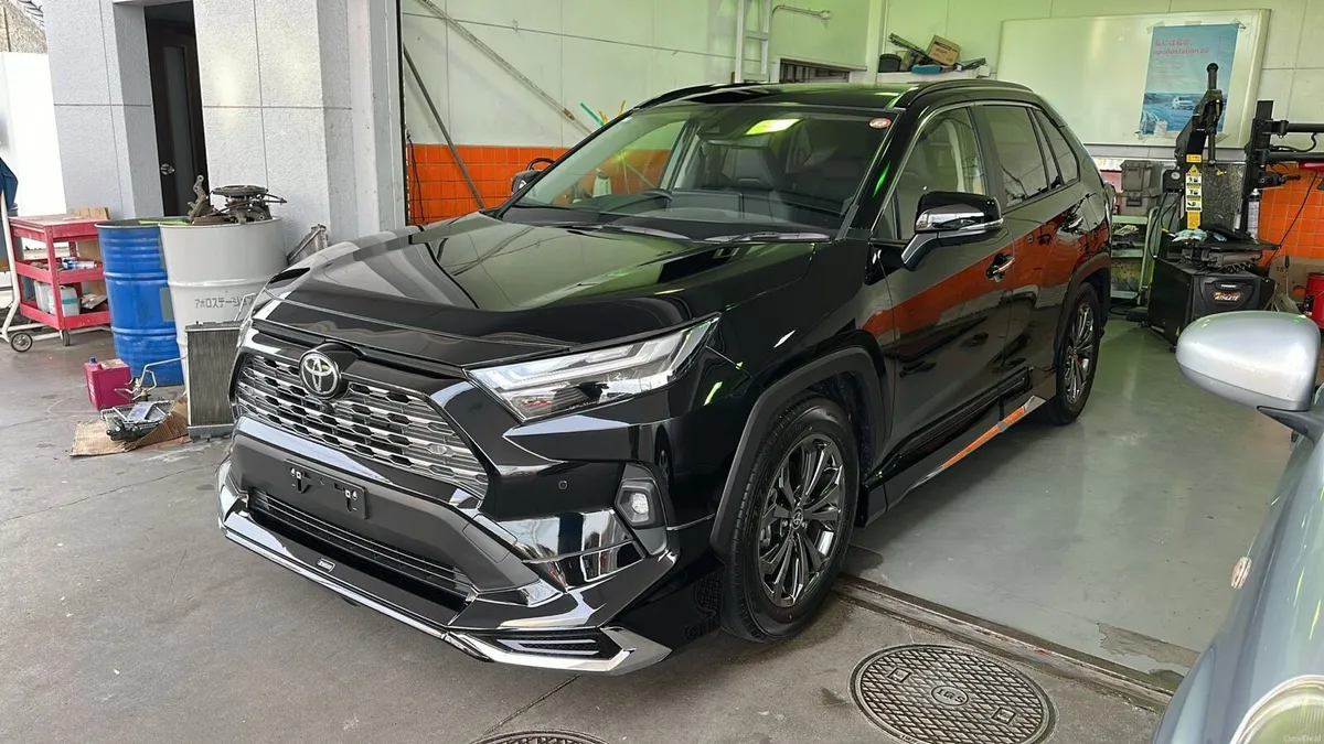 RAV4 2025 - Image 1