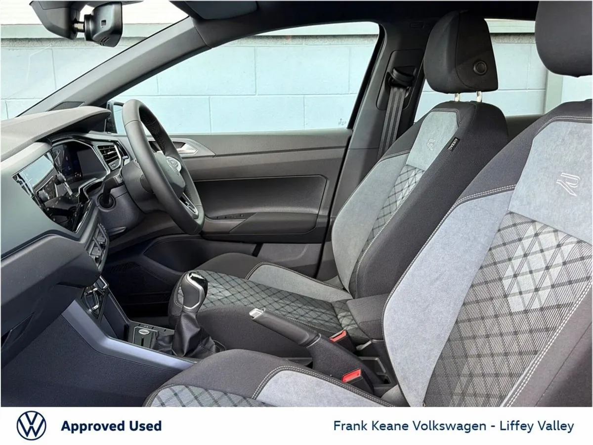 Volkswagen Polo *NEARLY NEW* R-LINE 75 1.0TSI 95BH - Image 4