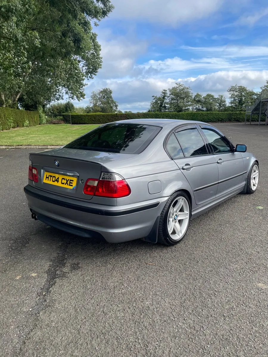 BMW 3-Series 2004 - Image 4