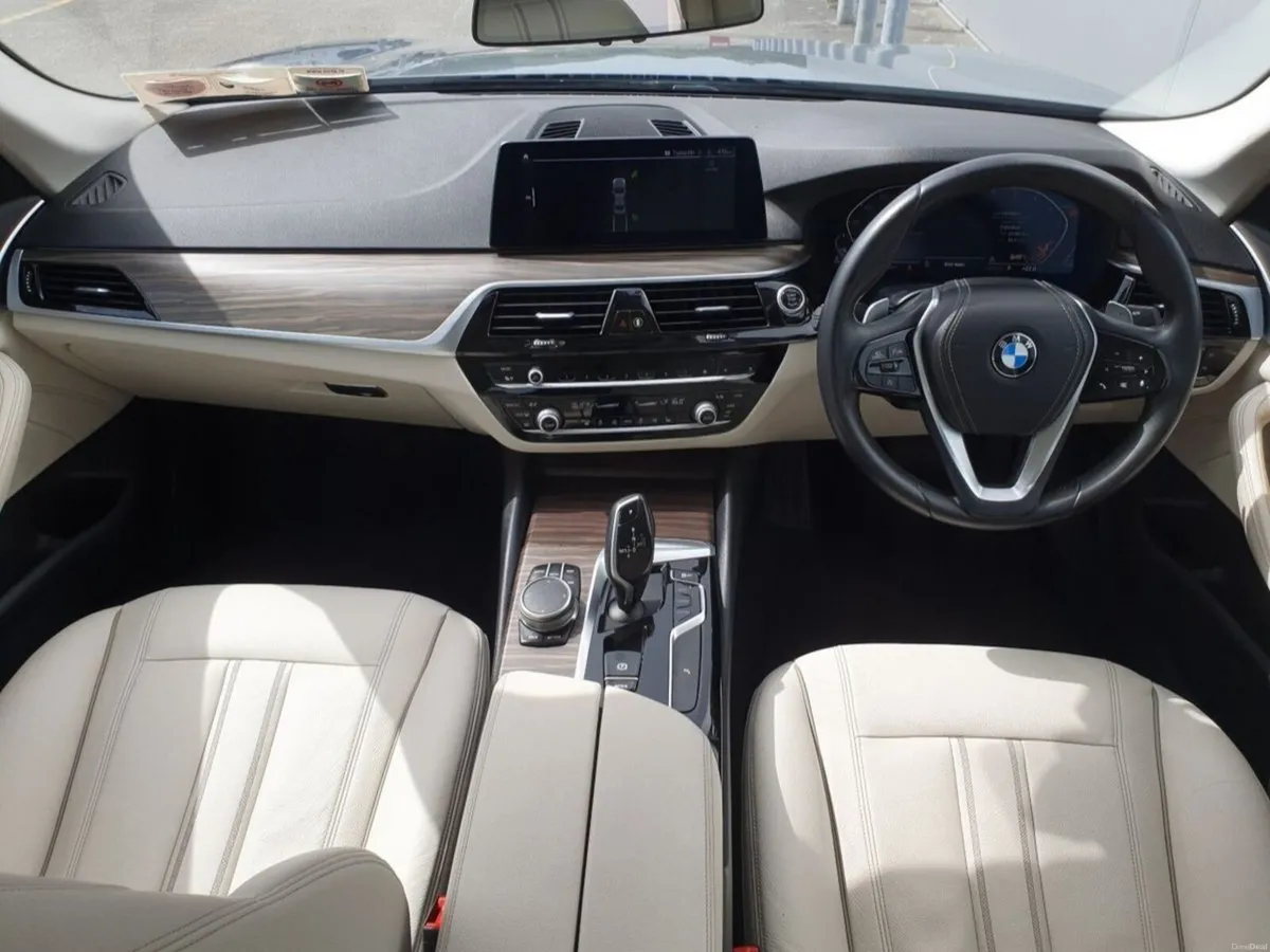 BMW 5-Series 520d SE Saloon - Image 4