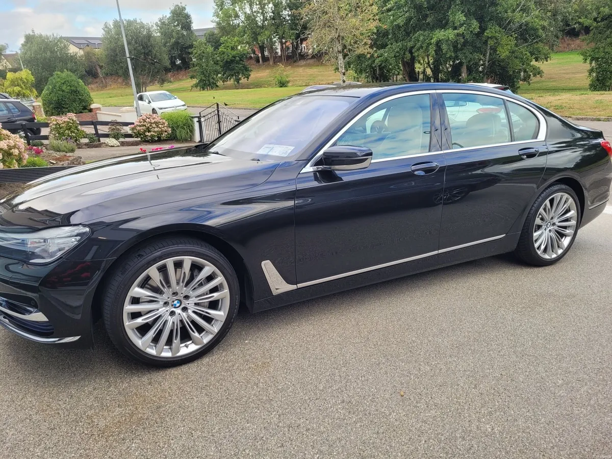 BMW 7-Series 2017 - Image 2