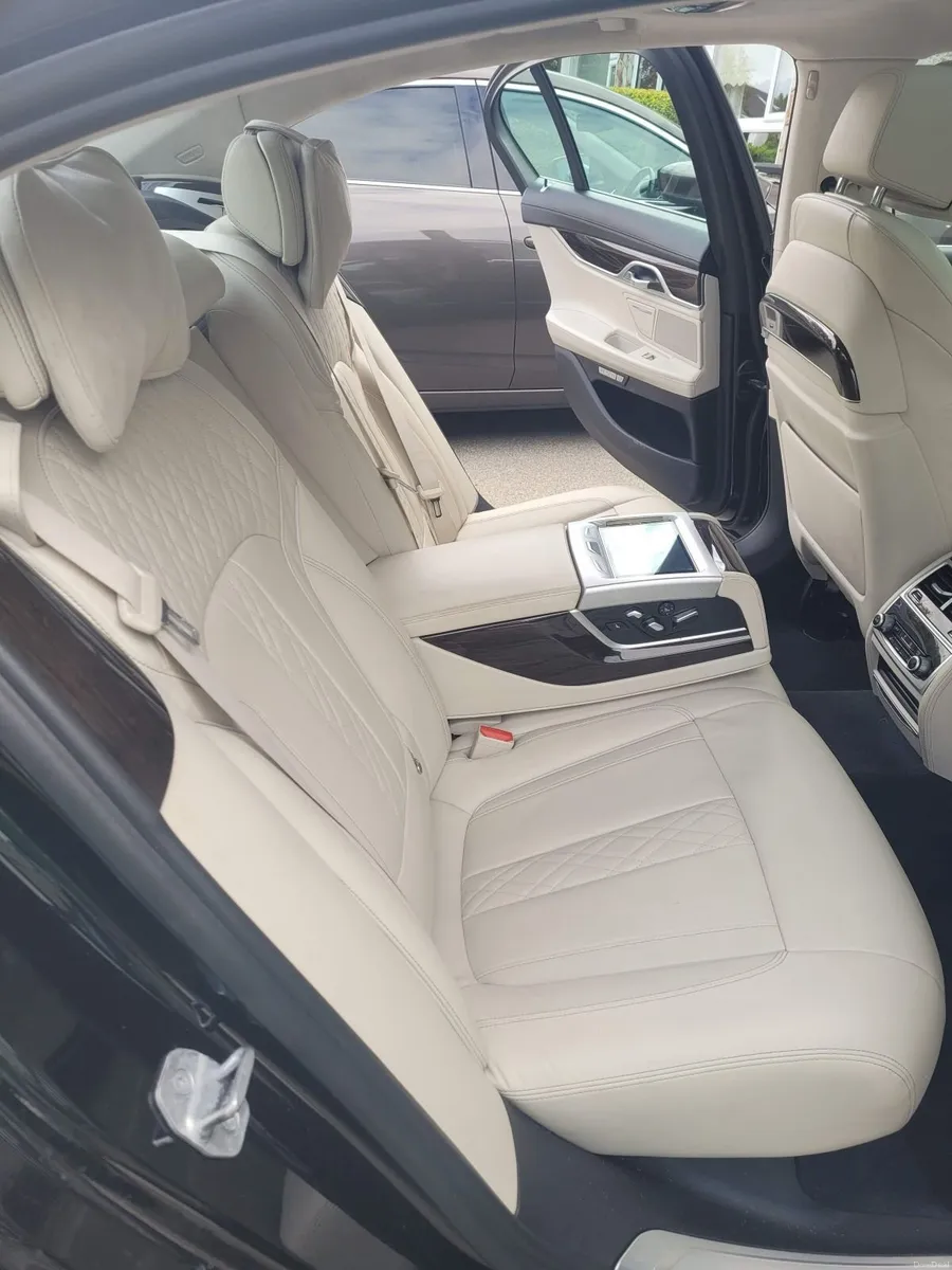 BMW 7-Series 2017 - Image 6