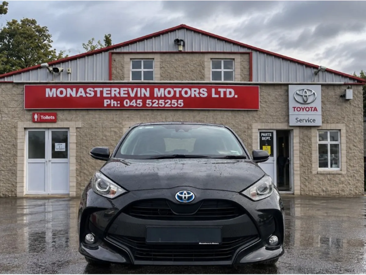 Toyota Yaris *ORIGINAL IRISH CAR*  1.5 HYBRID LUNA - Image 5