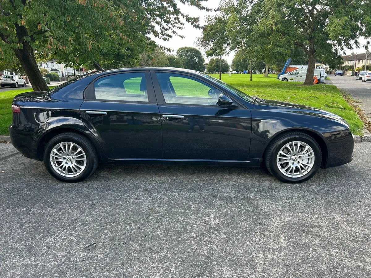 2010 Alfa Romeo 159 1.9 Turismo // NEW NCT - Image 2