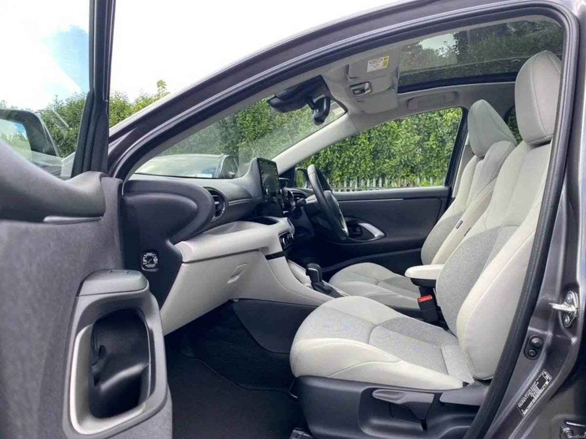 Toyota Yaris YARIS 1.5 HYBRID PLATINUM - Image 6