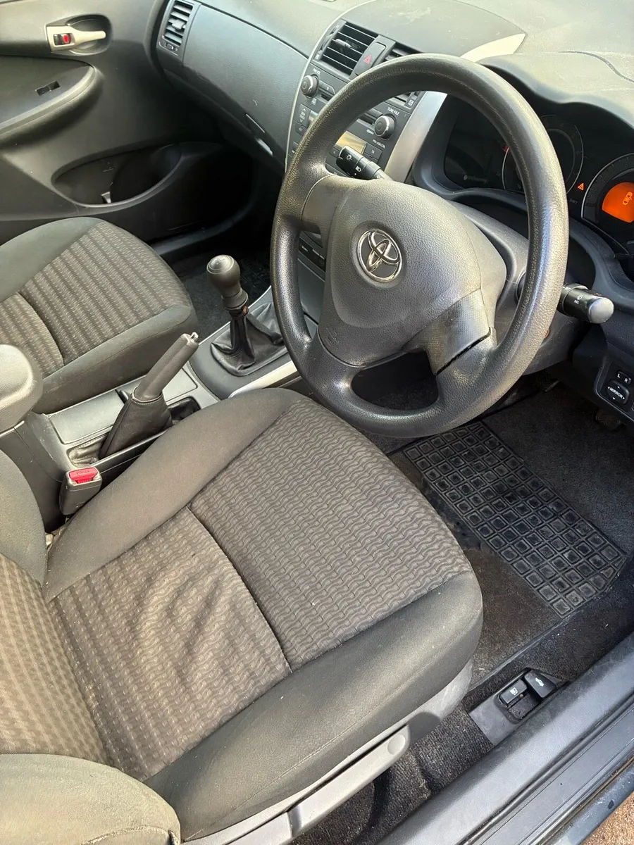 Toyota Corolla - Image 6