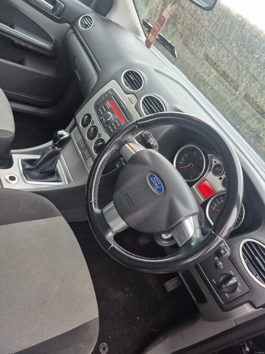 Ford Focus 2010 - Image 4