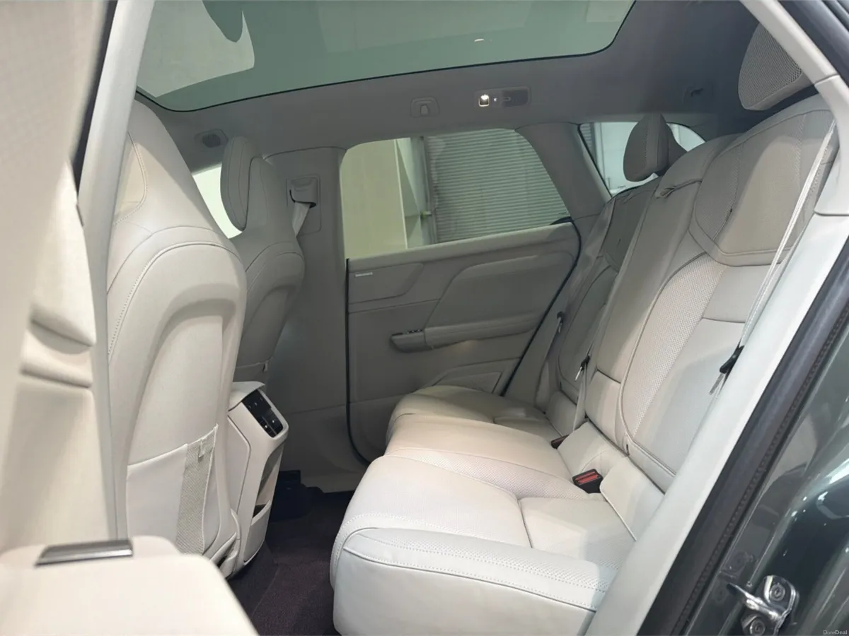 Volvo EX60 2026 - Image 6