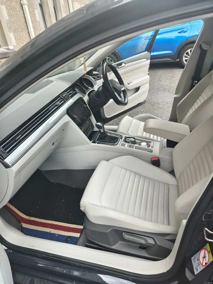 2021 Volkswagen Passat GTE Luxury - Image 6