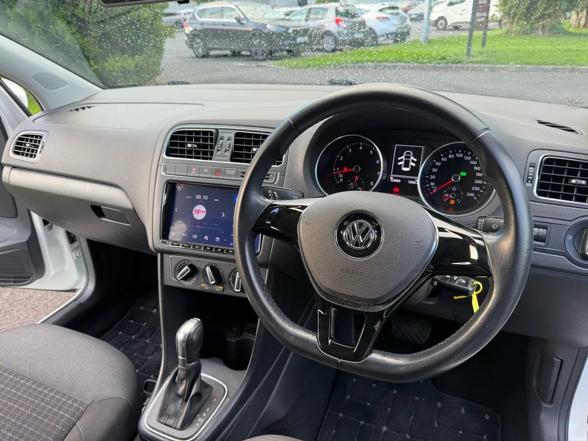 Volkswagen Polo 1.2 NCT 8/27 | CarPlay | Camera - Image 6