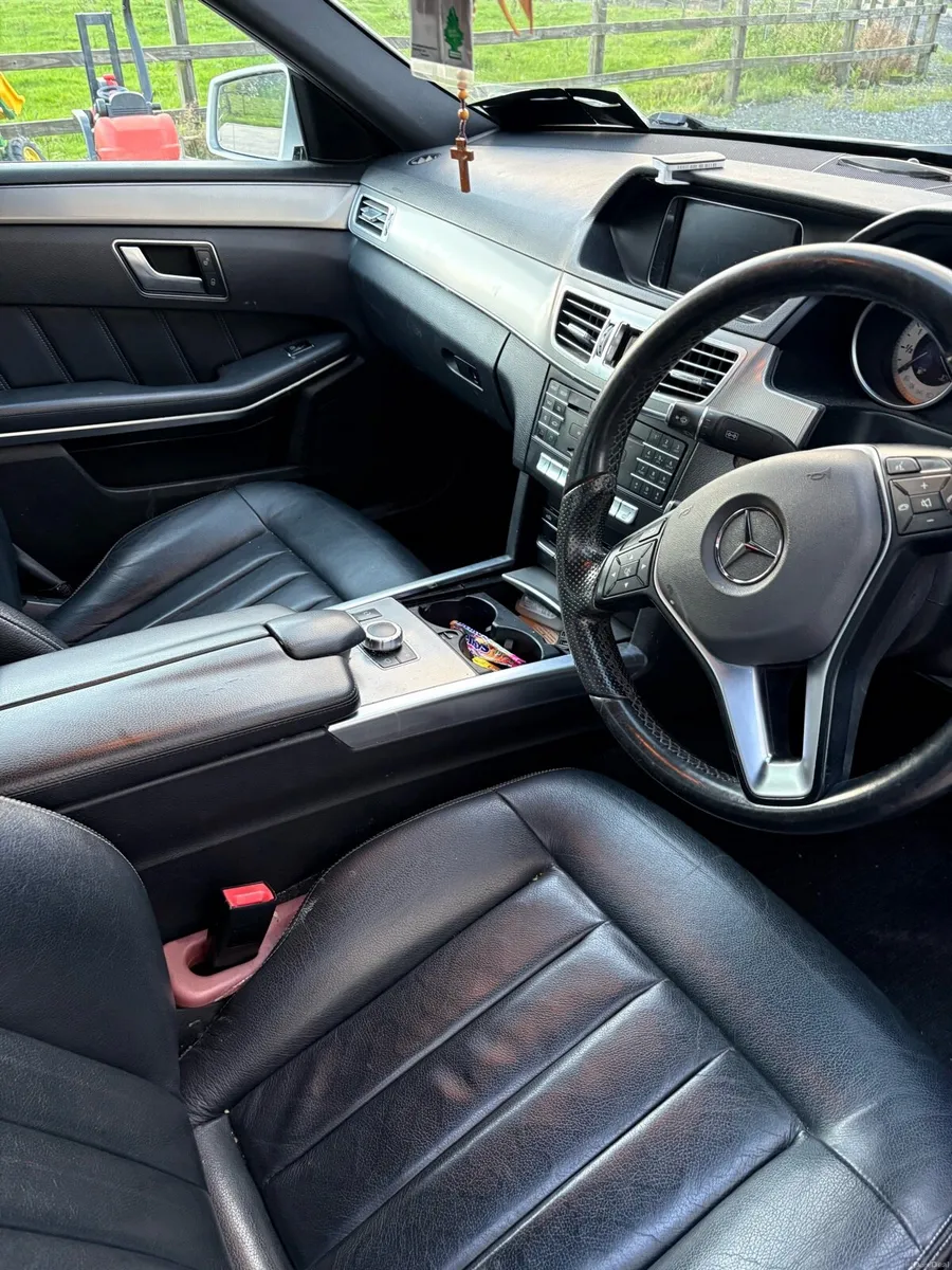 Mercedes e220 - Image 5