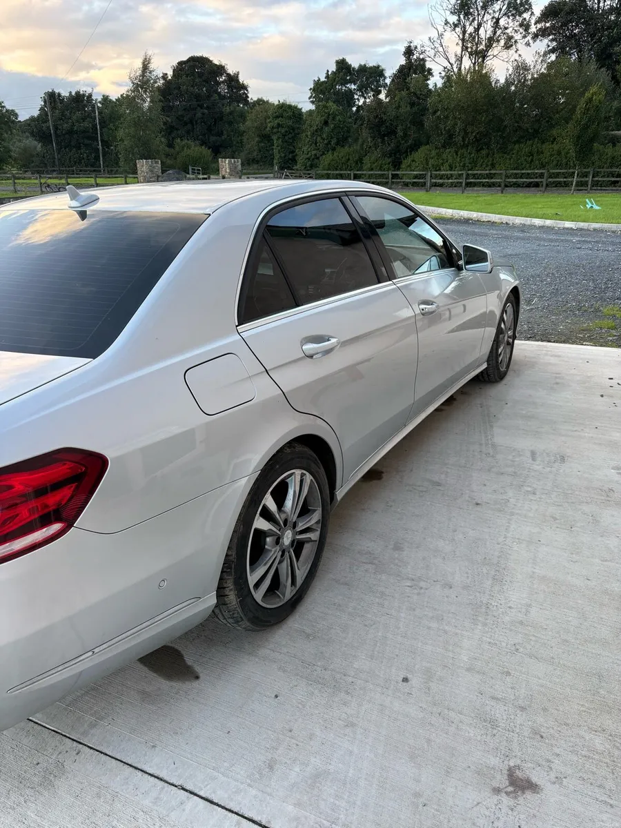 Mercedes e220 - Image 3