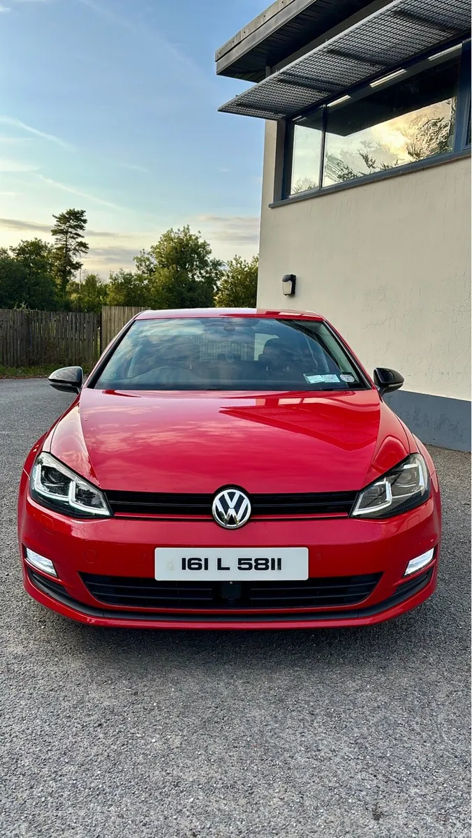 2016 Volkswagen Golf - Image 2