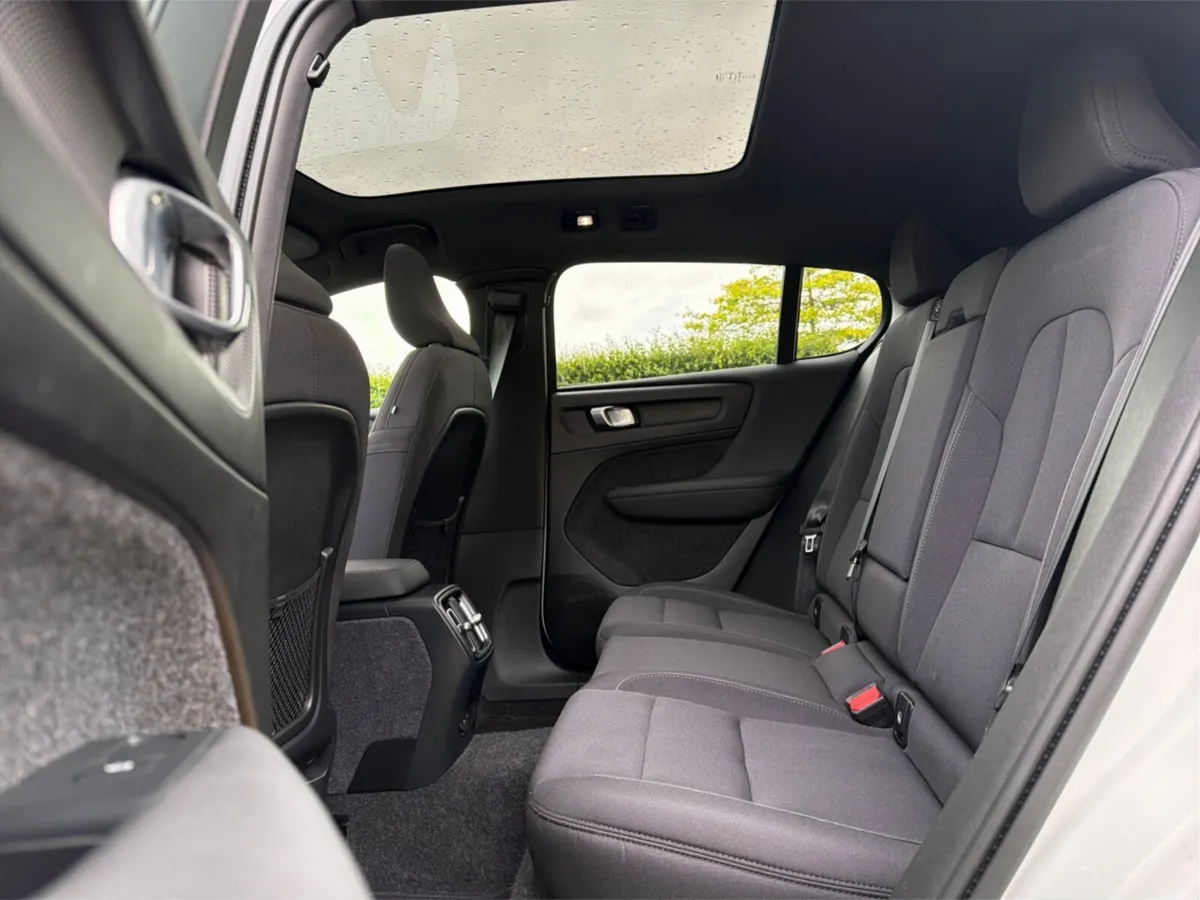 Volvo C40 2023 - Image 6