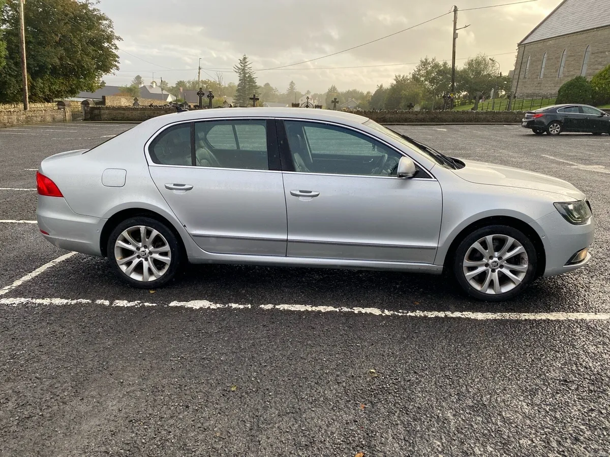 Skoda Superb - Image 2