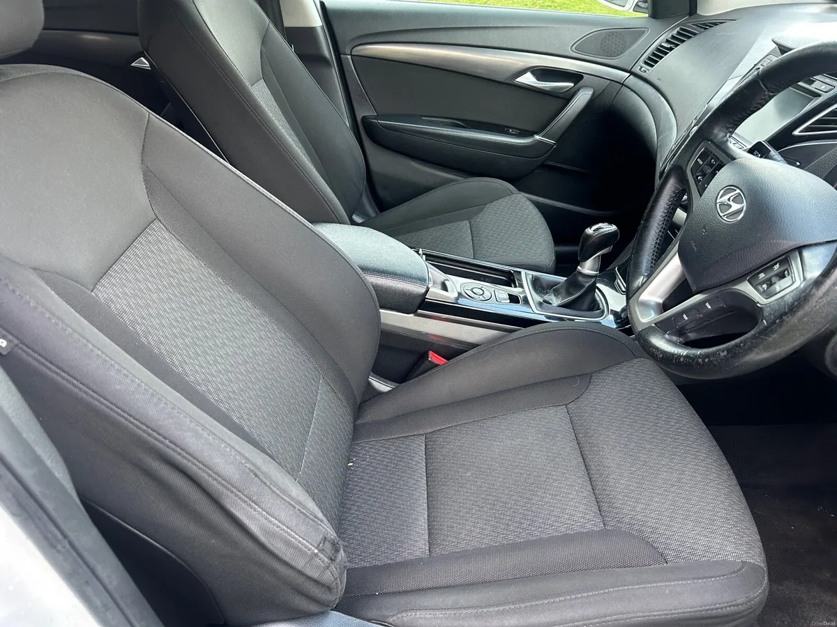 2014 Hyundai I40.. Long NCT & Just Serviced - Image 5