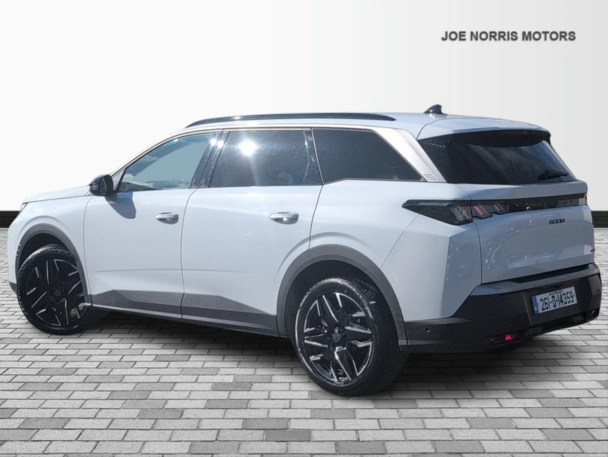 Peugeot 5008 STD ALLURE MHEV 145 E-DSC - Image 3