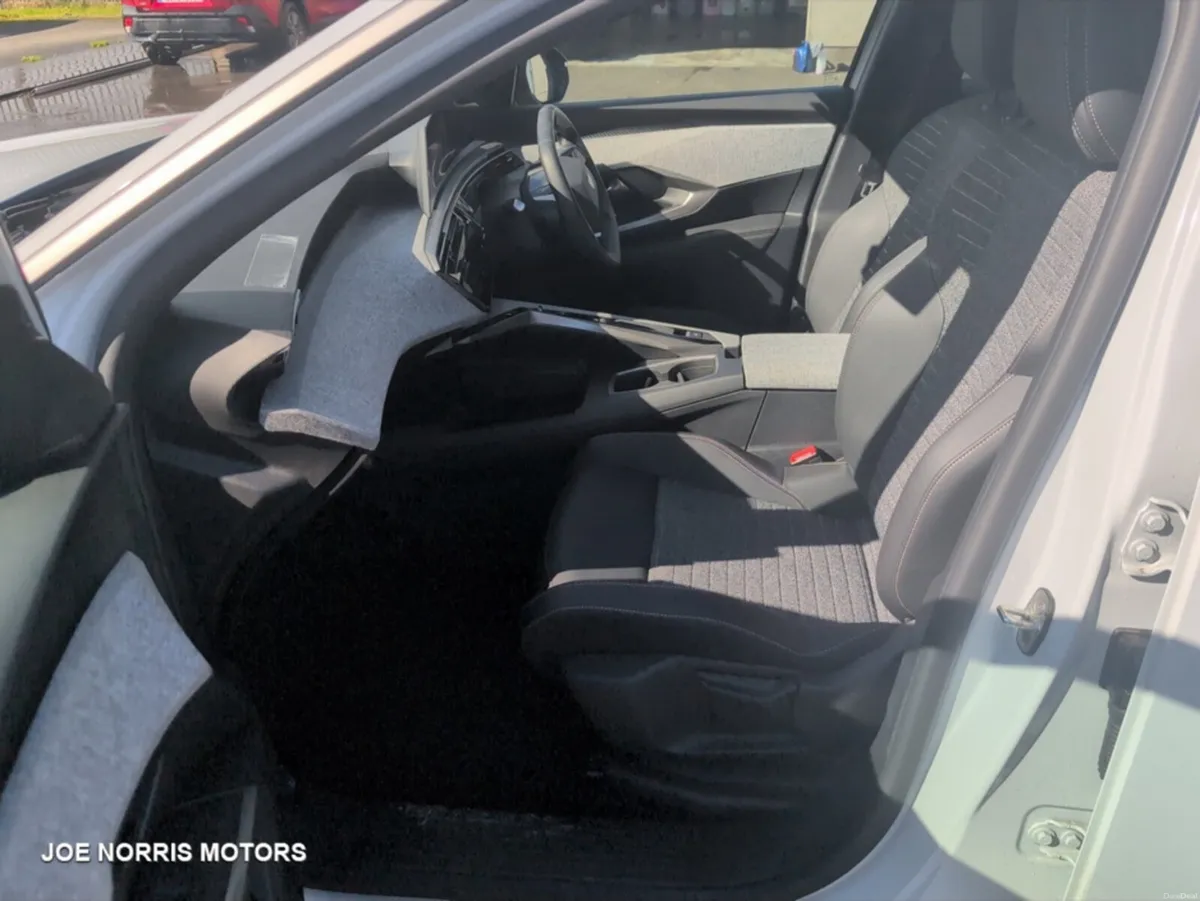 Peugeot 5008 STD ALLURE MHEV 145 E-DSC - Image 2