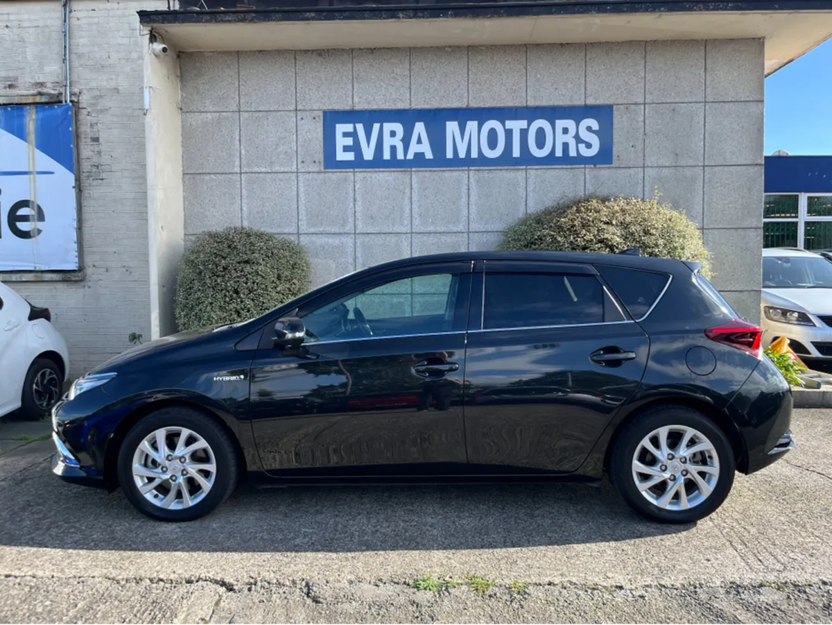 Toyota Auris HYBRID AUTOMATIC 1.8 PETROL //LOW MIL - Image 6