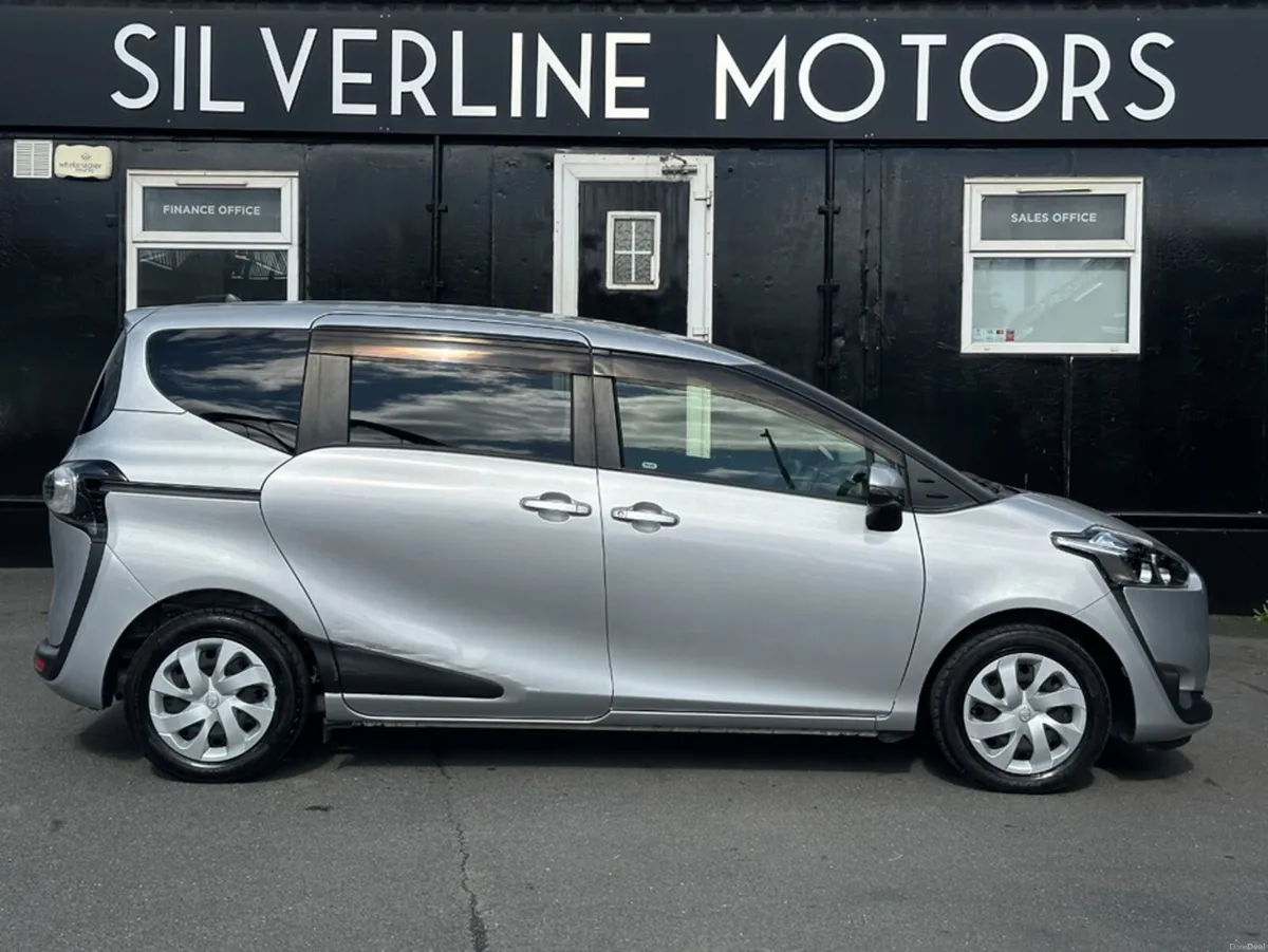 Toyota Sienta 1.5 HYBRID 7 SEATER AUTOMATIC - Image 6