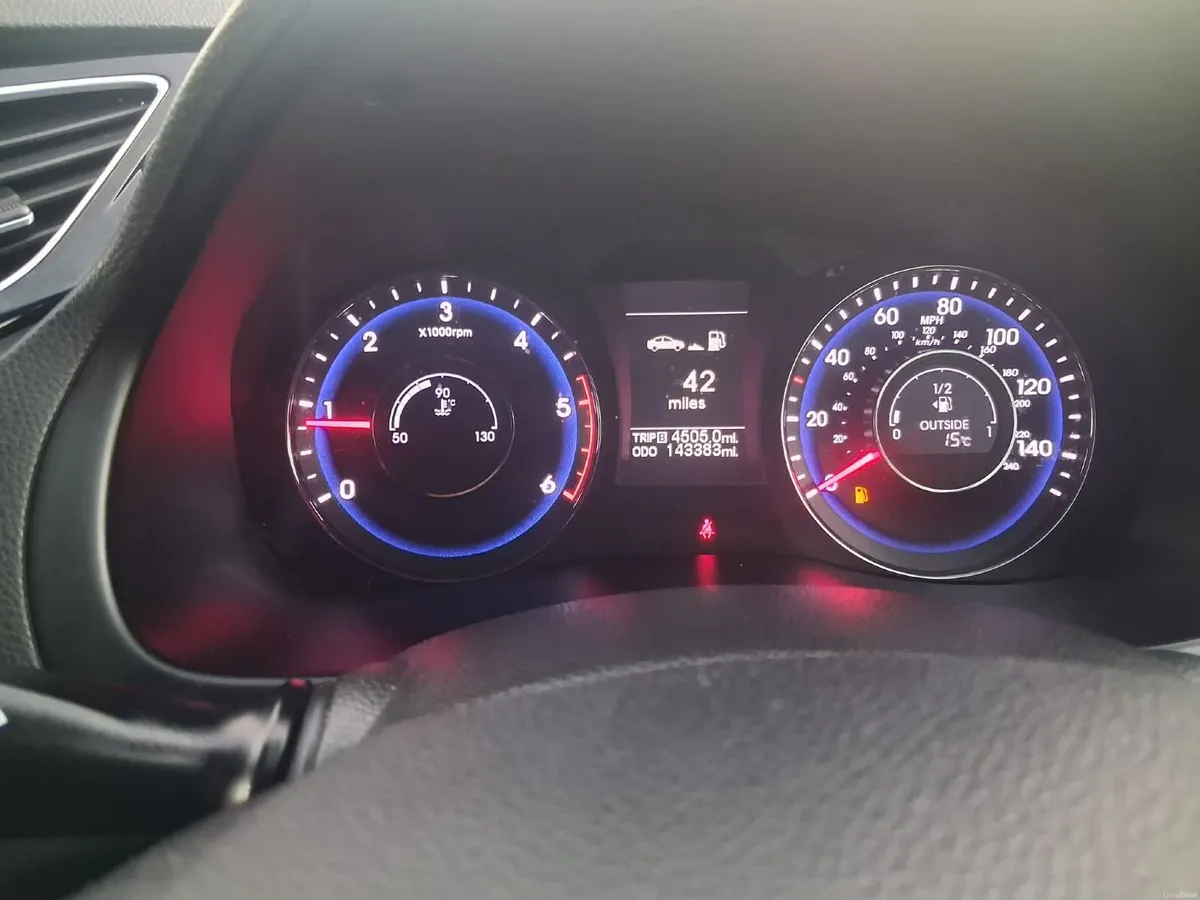 Hyundai i40 2013 - Image 2