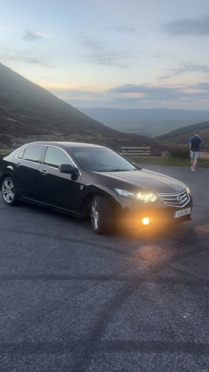 2011 Honda Accord type s 180 hp - Image 2