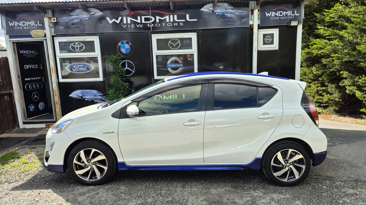 Toyota Aqua 1.5 Hybrid Automatic - Image 6