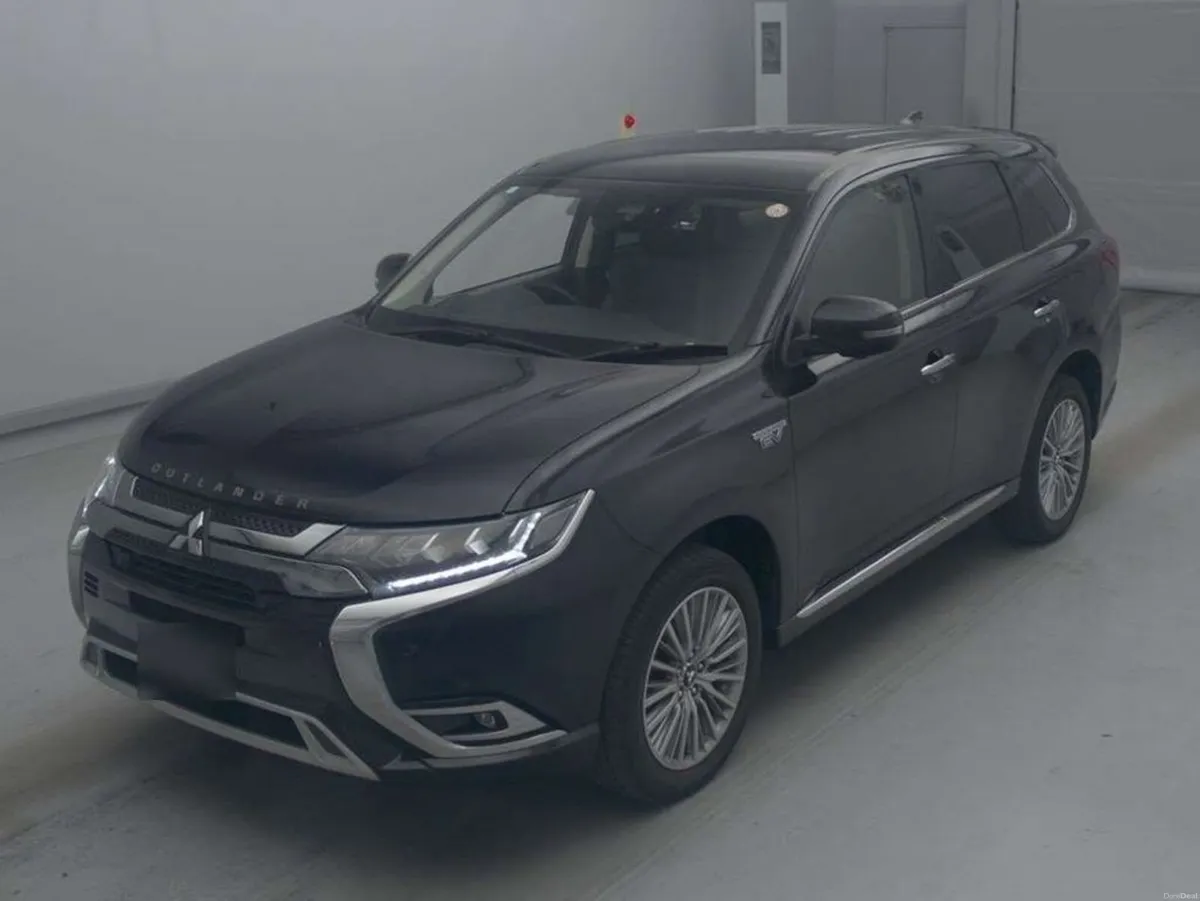 Mitsubishi Outlander 182 PHEV G PLUS PACKAGE 4WD - Image 1