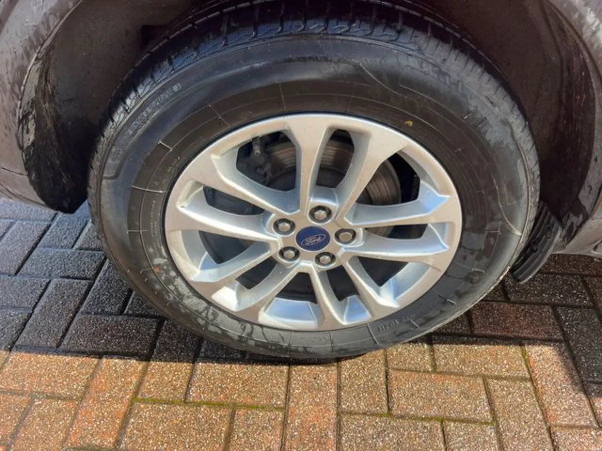 Ford Kuga Titanium PLUG IN HYBRID AUTOMATIC - Image 5