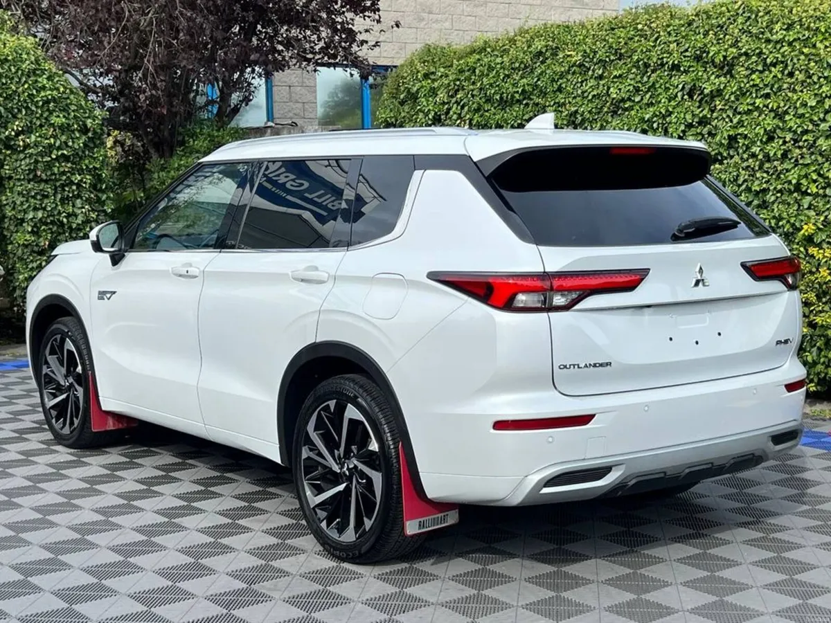 Mitsubishi Outlander 7-SEATER 2.4 HYBRID AUTO // B - Image 5