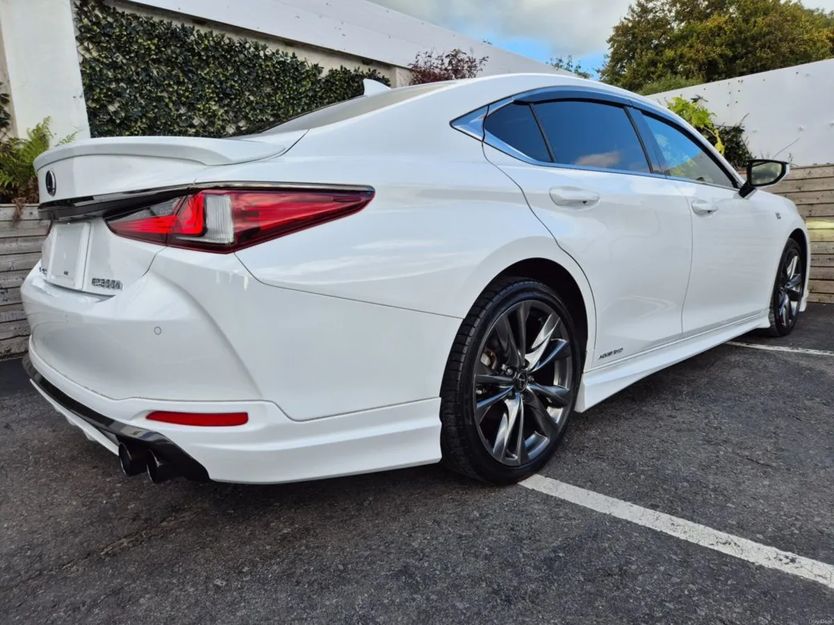 Lexus ES 2.5 HYBRID / F-SPORT TOP SPEC WITH SUNROO - Image 5