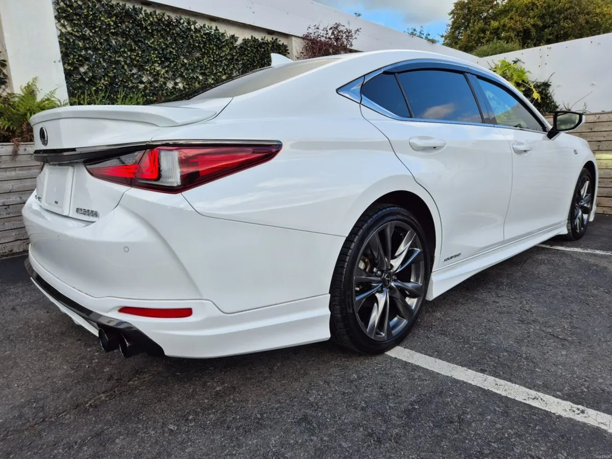 Lexus ES 2.5 HYBRID / F-SPORT TOP SPEC WITH SUNROO - Image 6